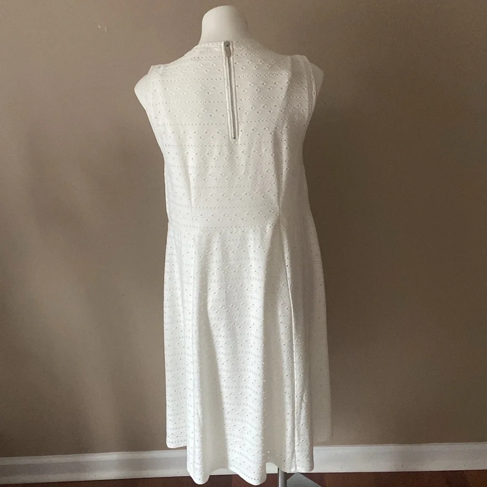 EST 1946 Eyelet Sleeveless A-Line White Dress Size 14/16 Plus Size Stretch - Picture 3 of 5